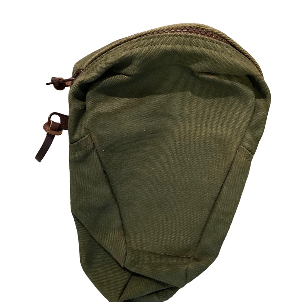 Duluthpack bow bag.